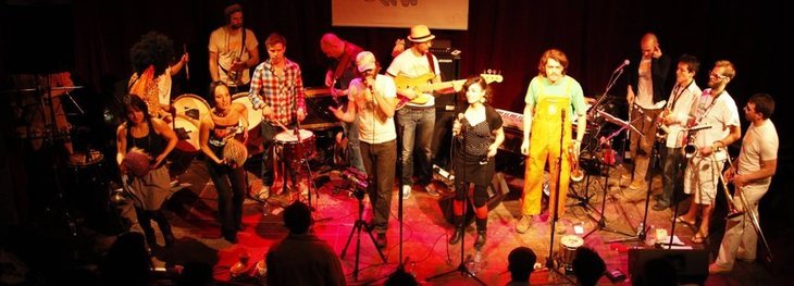 Wegofunk Do Brasil ! Concert de Camarao Orkestra + Dj Paulao (Sao Paulo) le 7 octobre 2011 Wegofunk Do Brasil ! Concert de Camarao Orkestra + Dj Paulao (Sao Paulo) le 7 octobre 2011