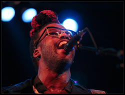 Robert Glasper Experiment feat. Bilal & Hindi Zahra - Live au Trianon, Paris Robert Glasper Experiment feat. Bilal & Hindi Zahra - Live au Trianon, Paris