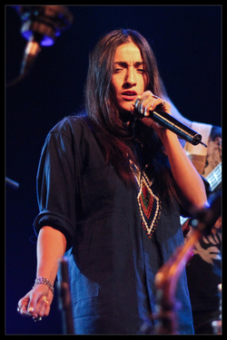 Robert Glasper Experiment feat. Bilal & Hindi Zahra - Live au Trianon, Paris Robert Glasper Experiment feat. Bilal & Hindi Zahra - Live au Trianon, Paris