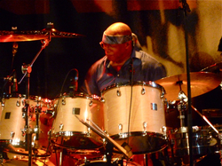 Billy Cobham : leçon de batterie au New Morning Billy Cobham : leçon de batterie au New Morning